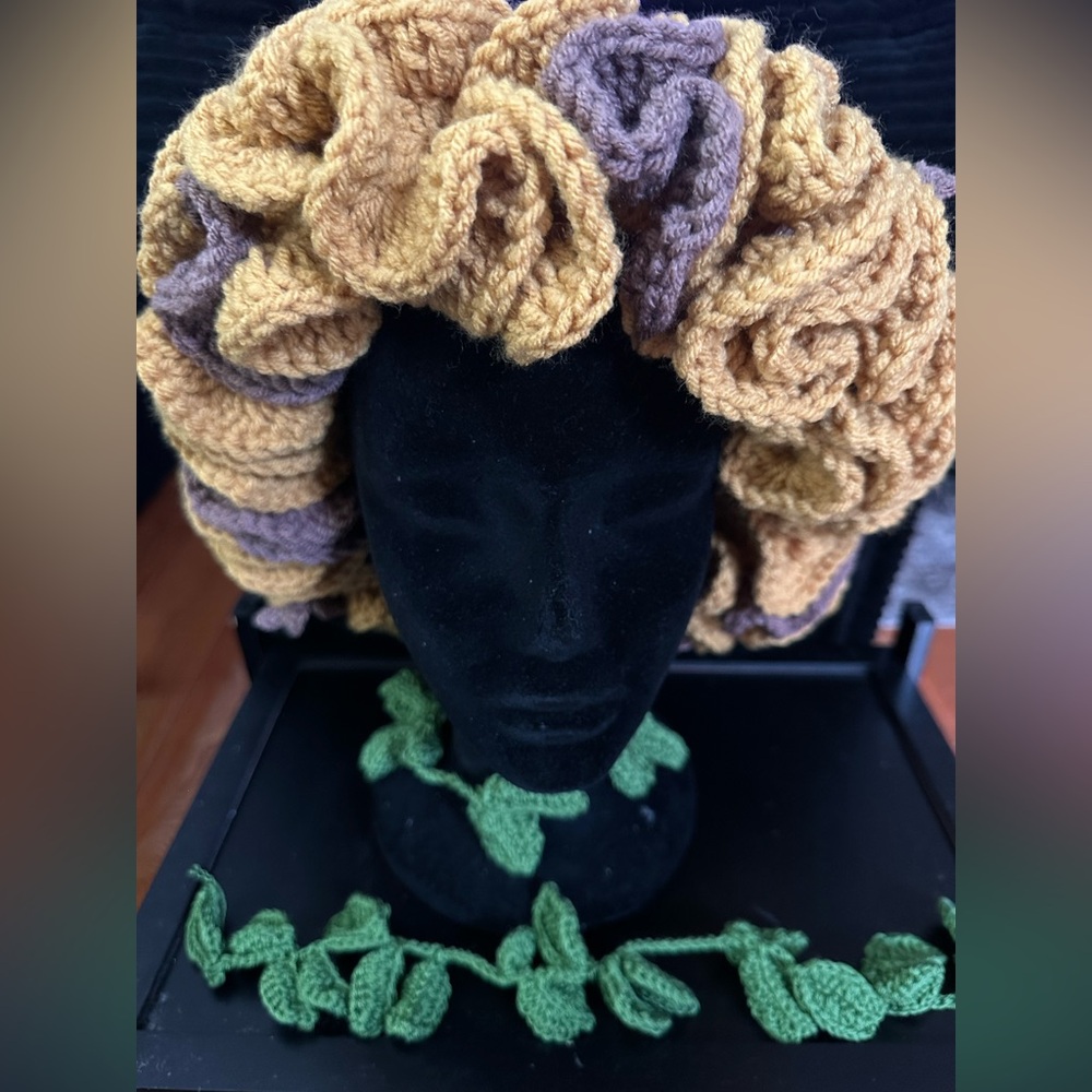 Ultra Ruffle Hat - Picture 2 of 4